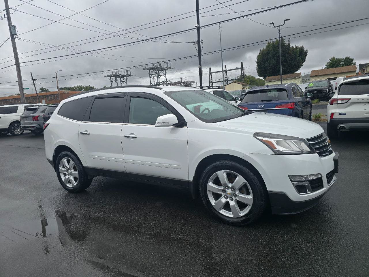 Used 2017 Chevrolet Traverse LT w/ Style and Technology Package AWD/4WD image 6
