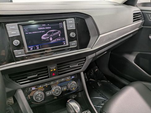 Used 2019 Volkswagen Jetta SE FWD image 12