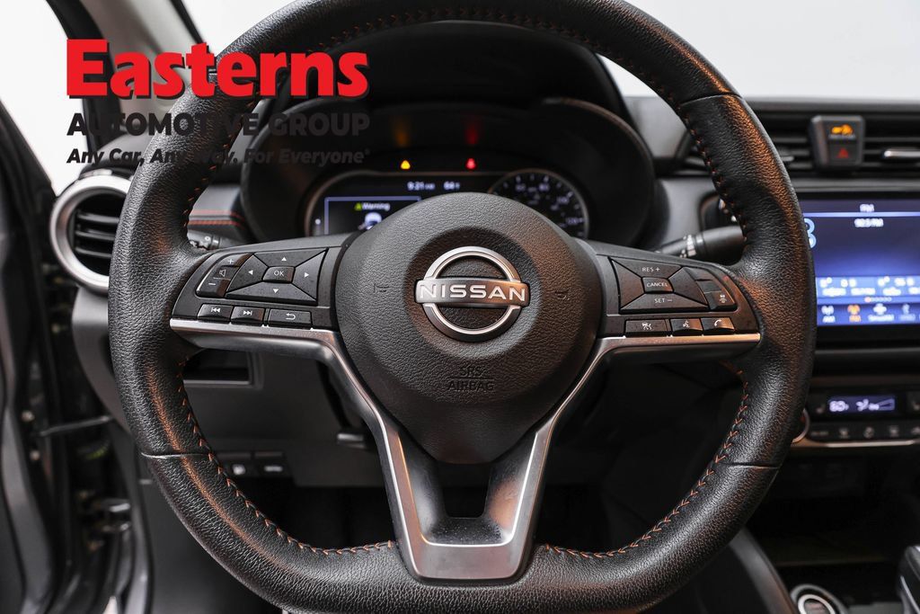 Used 2024 Nissan Versa SR FWD image 12