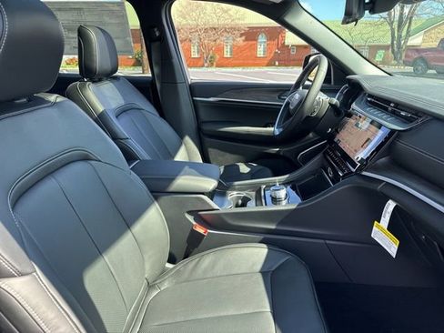 New 2026 Jeep Grand Cherokee Limited image 10