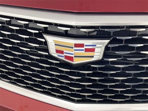 Used 2025 Cadillac XT6 Luxury image 32