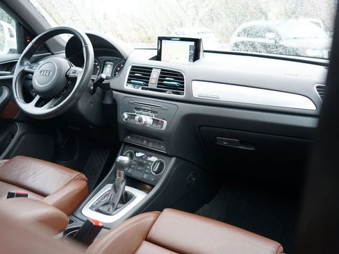 Used 2018 Audi Q3 2.0T Premium Plus w/ Premium Plus Package image 26