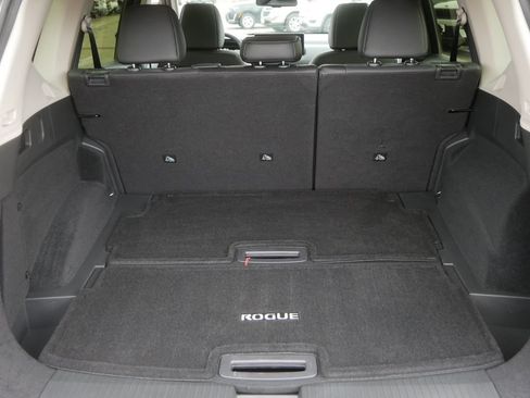 Used 2026 Nissan Rogue Platinum w/ Platinum Premium Package AWD/4WD image 9