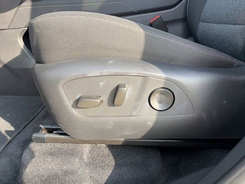 Used 2025 GMC Acadia Elevation image 16