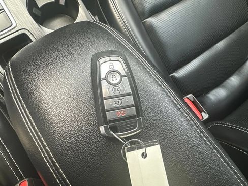 Used 2025 Ford Escape Platinum AWD/4WD image 37