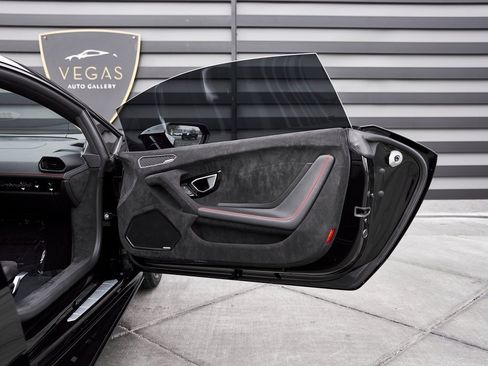 Used 2023 Lamborghini Huracan Tecnica image 31