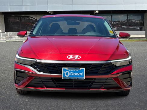 Used 2024 Hyundai Elantra SEL FWD image 11