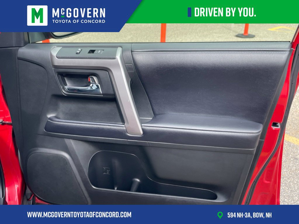 Used 2020 Toyota 4Runner SR5 Premium w/ Moonroof Package AWD/4WD image 24