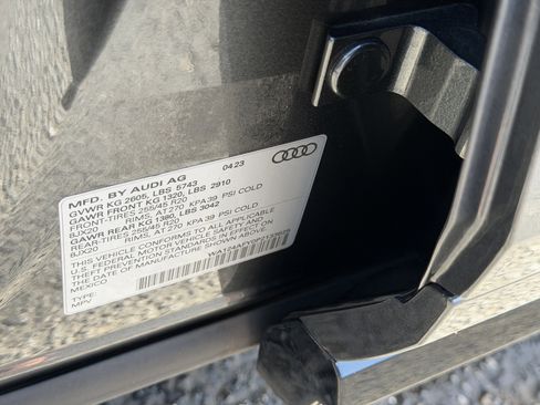 Used 2023 Audi SQ5 Premium Plus w/ Premium Plus Package image 9