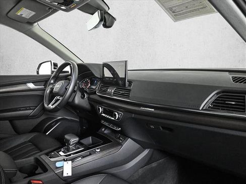 Used 2023 Audi Q5 2.0T Premium w/ Convenience Package image 22