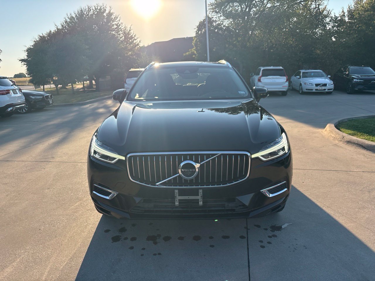 Used 2019 Volvo XC60 T8 Inscription w/ Advanced Package AWD/4WD image 2