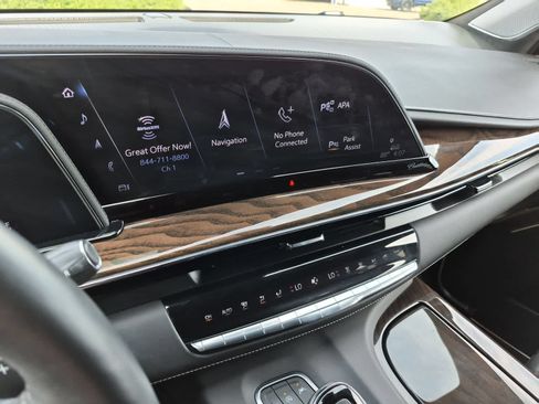 Used 2024 Cadillac Escalade Sport Platinum w/ LPO, ONYX Package AWD/4WD image 29