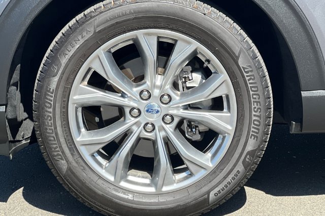 Used 2022 Ford Explorer XLT w/ Equipment Group 202A AWD/4WD image 34