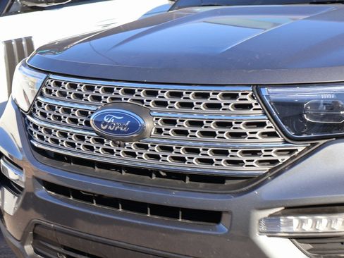 Certified 2023 Ford Explorer Limited image 2