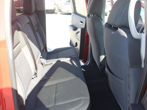 Used 2023 Nissan Frontier SV image 32