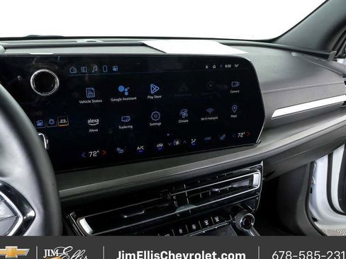 Certified 2025 Chevrolet Traverse LT FWD image 12