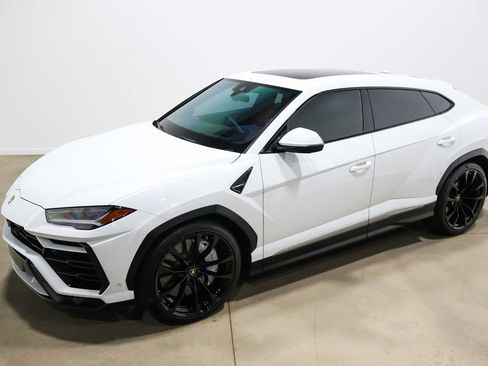 Used 2020 Lamborghini Urus image 11
