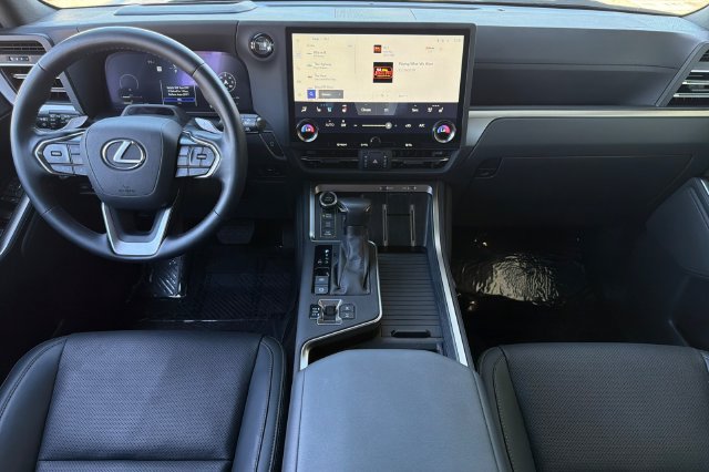 Used 2025 Lexus GX 550 AWD/4WD image 16
