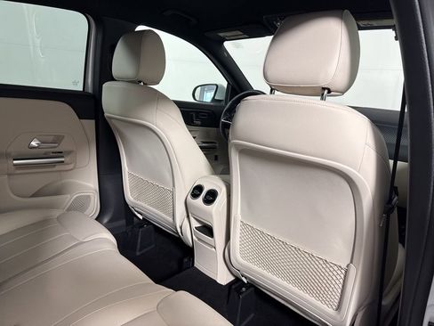 Certified 2025 Mercedes-Benz GLA 250 4MATIC image 18