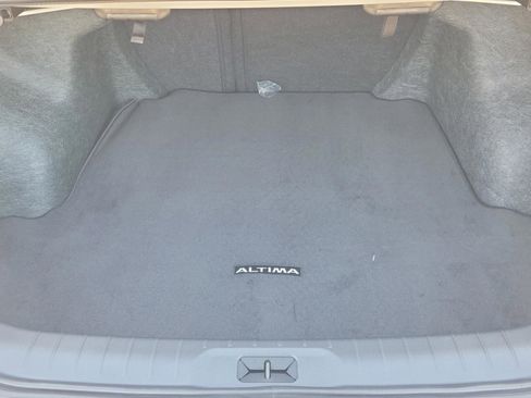 New 2025 Nissan Altima 2.5 SR image 8