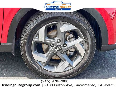 Used 2022 Hyundai Venue SEL FWD image 9