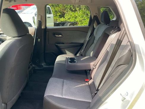 Used 2023 Nissan Rogue SV FWD image 9