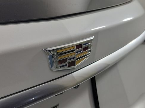 Used 2023 Cadillac XT6 Premium Luxury w/ Platinum Package AWD/4WD image 8