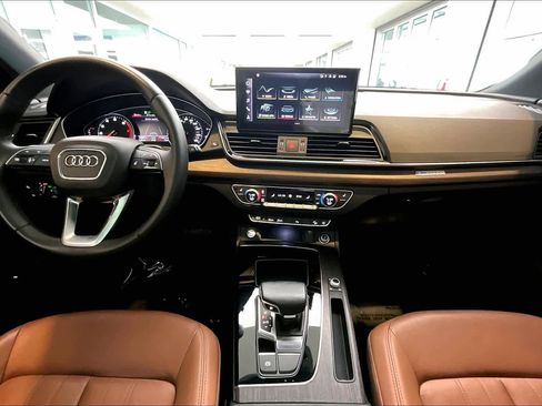 Used 2022 Audi Q5 2.0T Premium w/ Convenience Package image 16