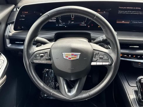 Used 2024 Cadillac XT4 Premium Luxury image 9