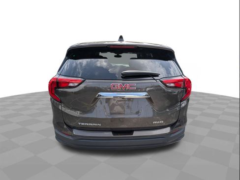 Used 2020 GMC Terrain SLE w/ LPO, Floor Liner Package AWD/4WD image 5