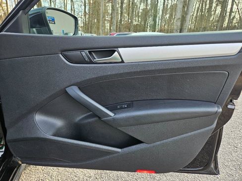 Used 2013 Volkswagen Passat 2.5 SE image 35