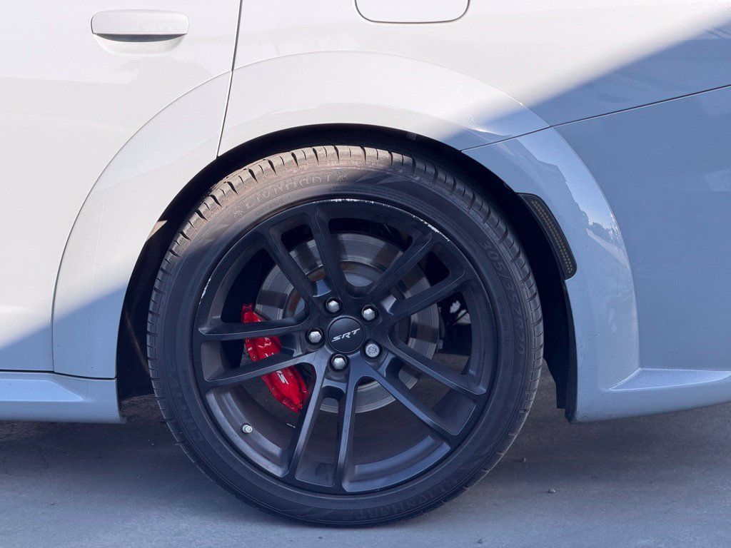 Used 2022 Dodge Charger SRT Hellcat w/ Carbon/Suede Interior Package RWD image 3