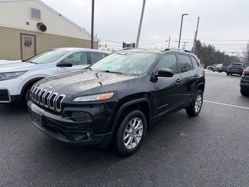 Used 2015 Jeep Cherokee Latitude w/ Comfort/Convenience Group image 2