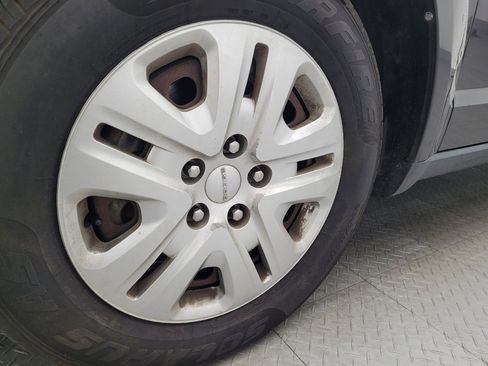 Used 2019 Dodge Journey SE image 31