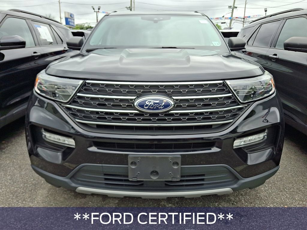 Used 2023 Ford Explorer XLT w/ Equipment Group 202A AWD/4WD image 2