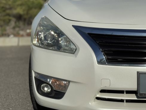 Used 2014 Nissan Altima 2.5 SV w/ Convenience Package image 7