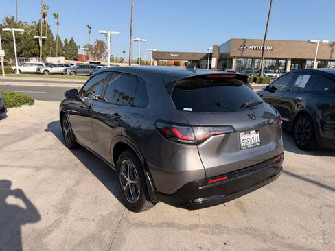 Used 2024 Honda HR-V EX-L image 3