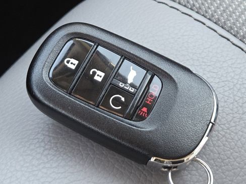 Used 2024 Honda Pilot Touring image 35