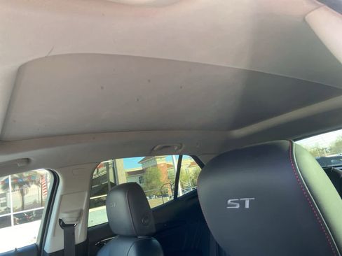 Used 2022 Buick Envision Essence w/ Sport Touring Package image 13