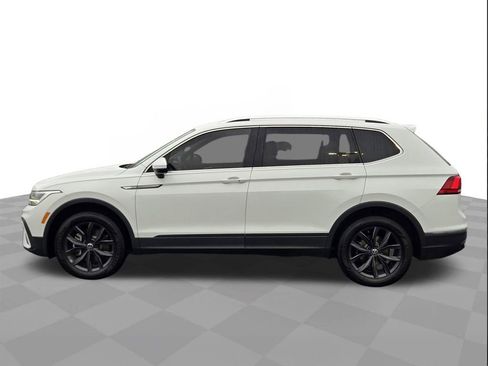 Used 2024 Volkswagen Tiguan SE image 8