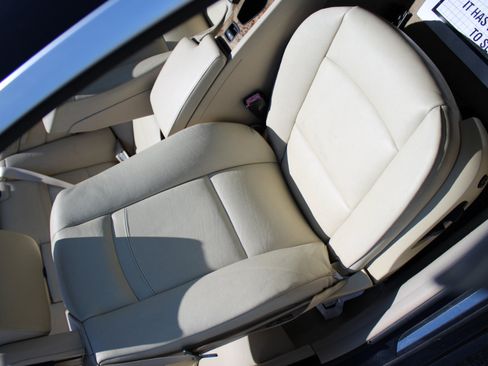 Used 2007 BMW 328i Convertible image 11