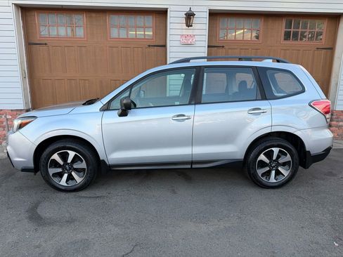 Used 2017 Subaru Forester 2.5i w/ Alloy Wheel Package image 6