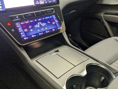 Used 2024 Maserati Grecale GT image 40