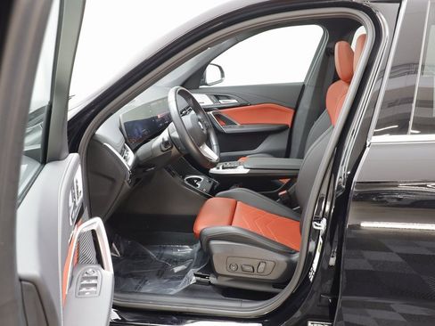 Certified 2025 BMW X1 xDrive28i w/ Technology Package image 6