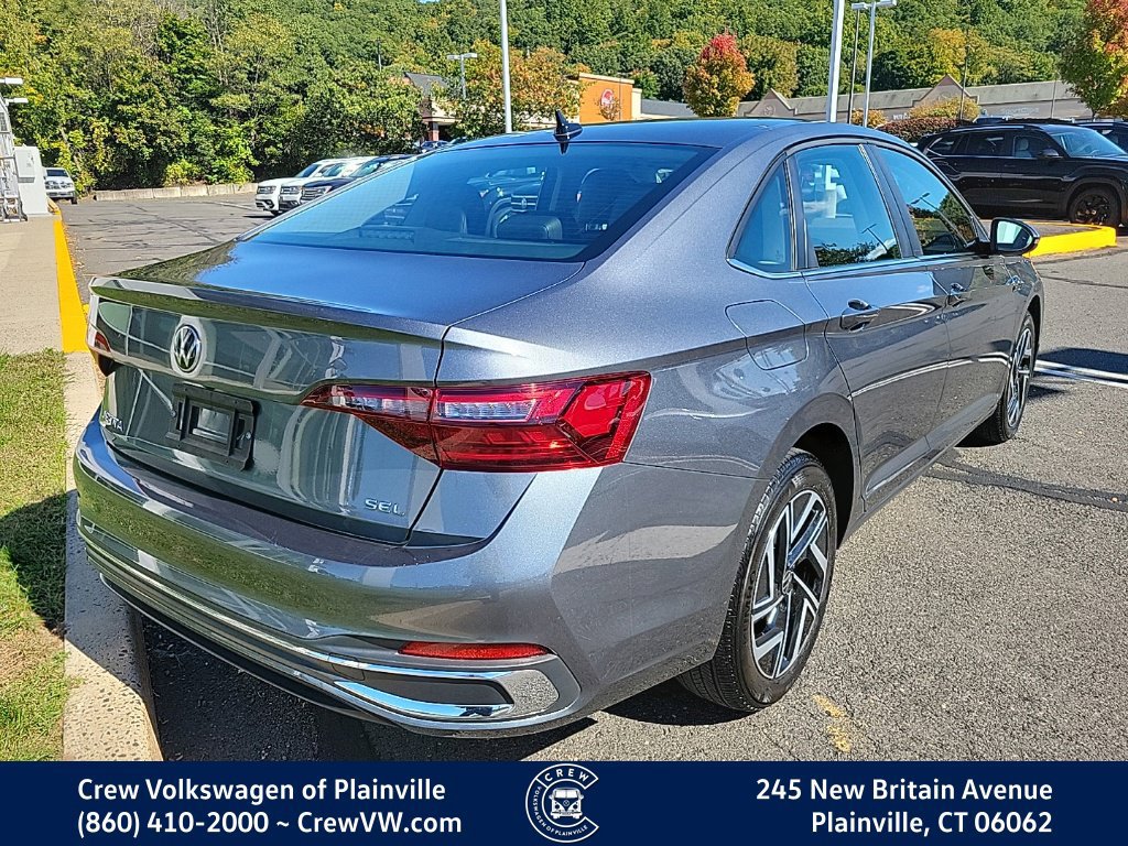Certified 2024 Volkswagen Jetta SEL FWD image 3