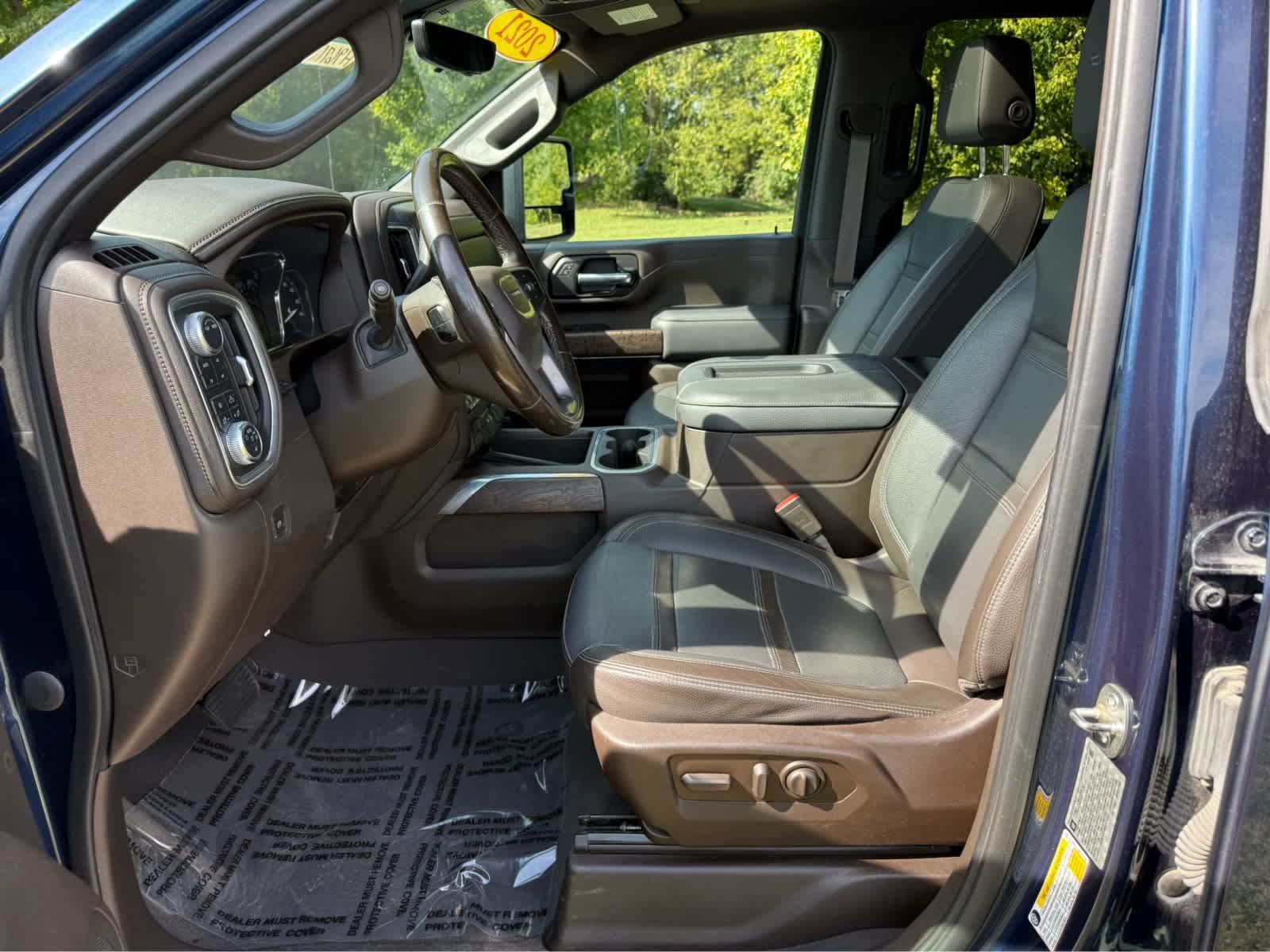 Used 2021 GMC Sierra 3500 Denali w/ Denali Ultimate Package AWD/4WD image 11