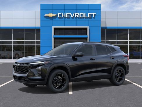 New 2026 Chevrolet Trax LT w/ Driver Confidence Package image 2