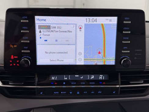 Used 2024 Toyota Sienna XSE image 23