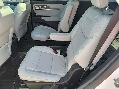 Used 2025 Ford Explorer Platinum w/ Ultimate Package AWD/4WD image 10