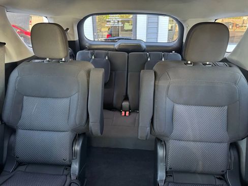 Used 2022 Ford Explorer XLT image 7